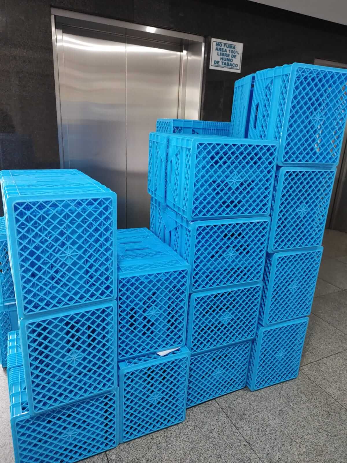 caja lechera color azul